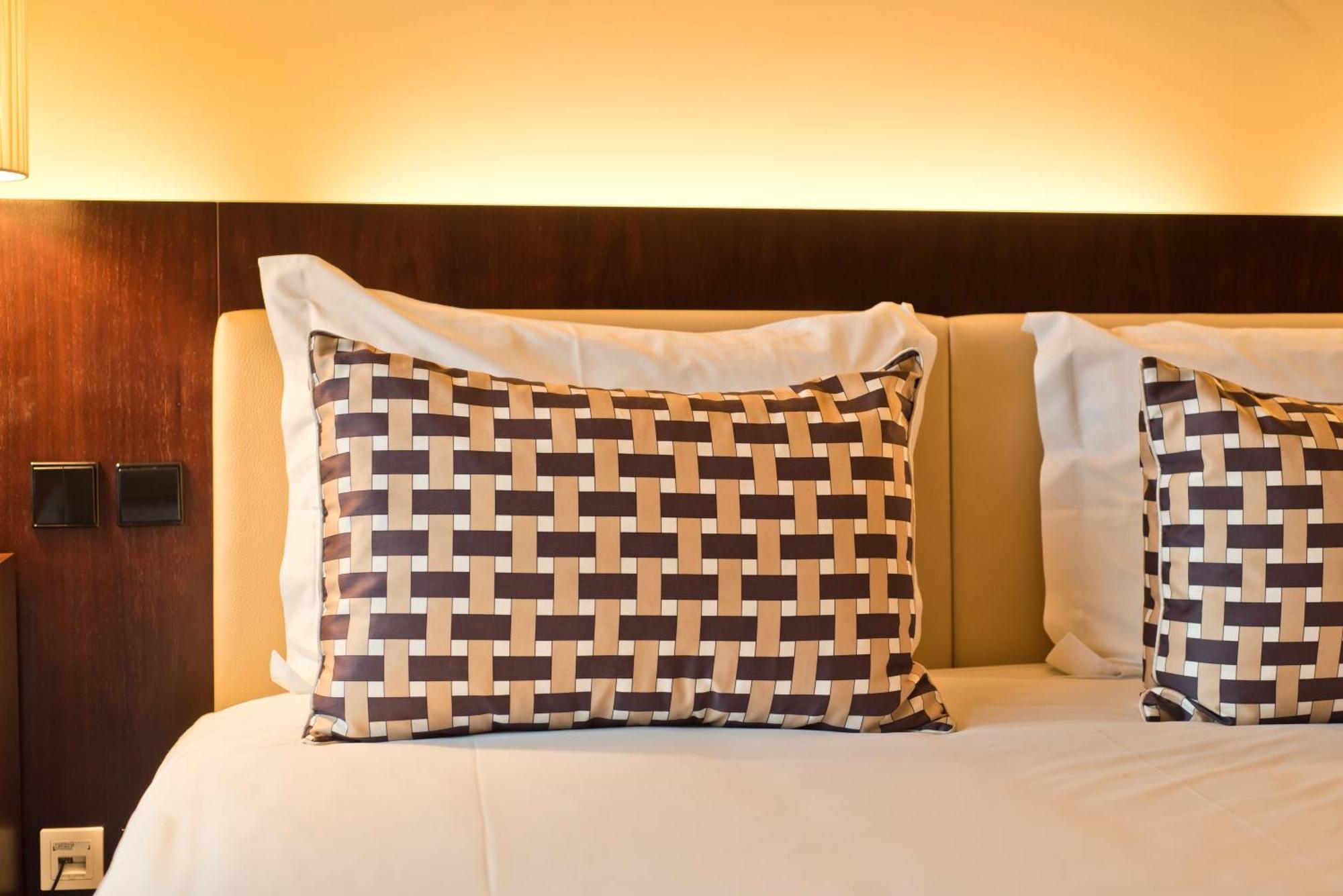 Golden Tulip Sao Joao Da Madeira Hotel Room photo